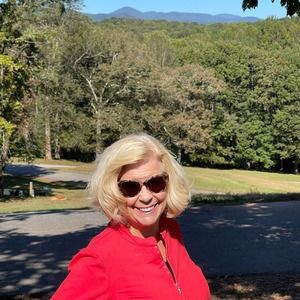 Meet your Posher, Suzanne